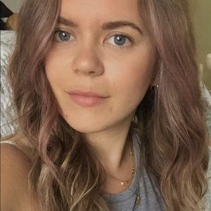 Meet your Posher, Nicole